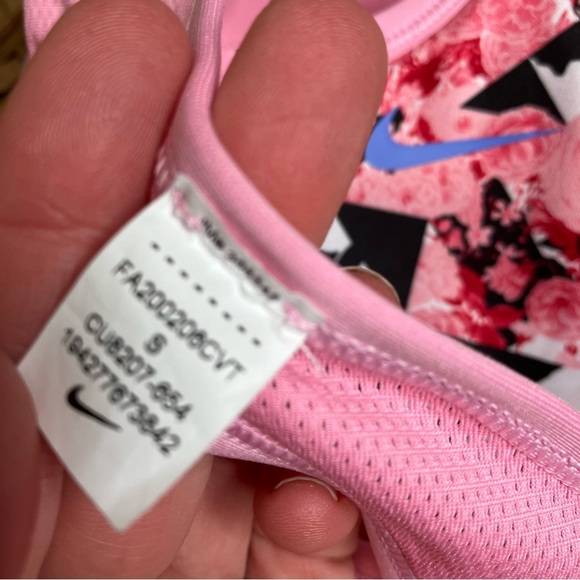 Nike Kids Reversible Sports Bra - Picture 5 of 6